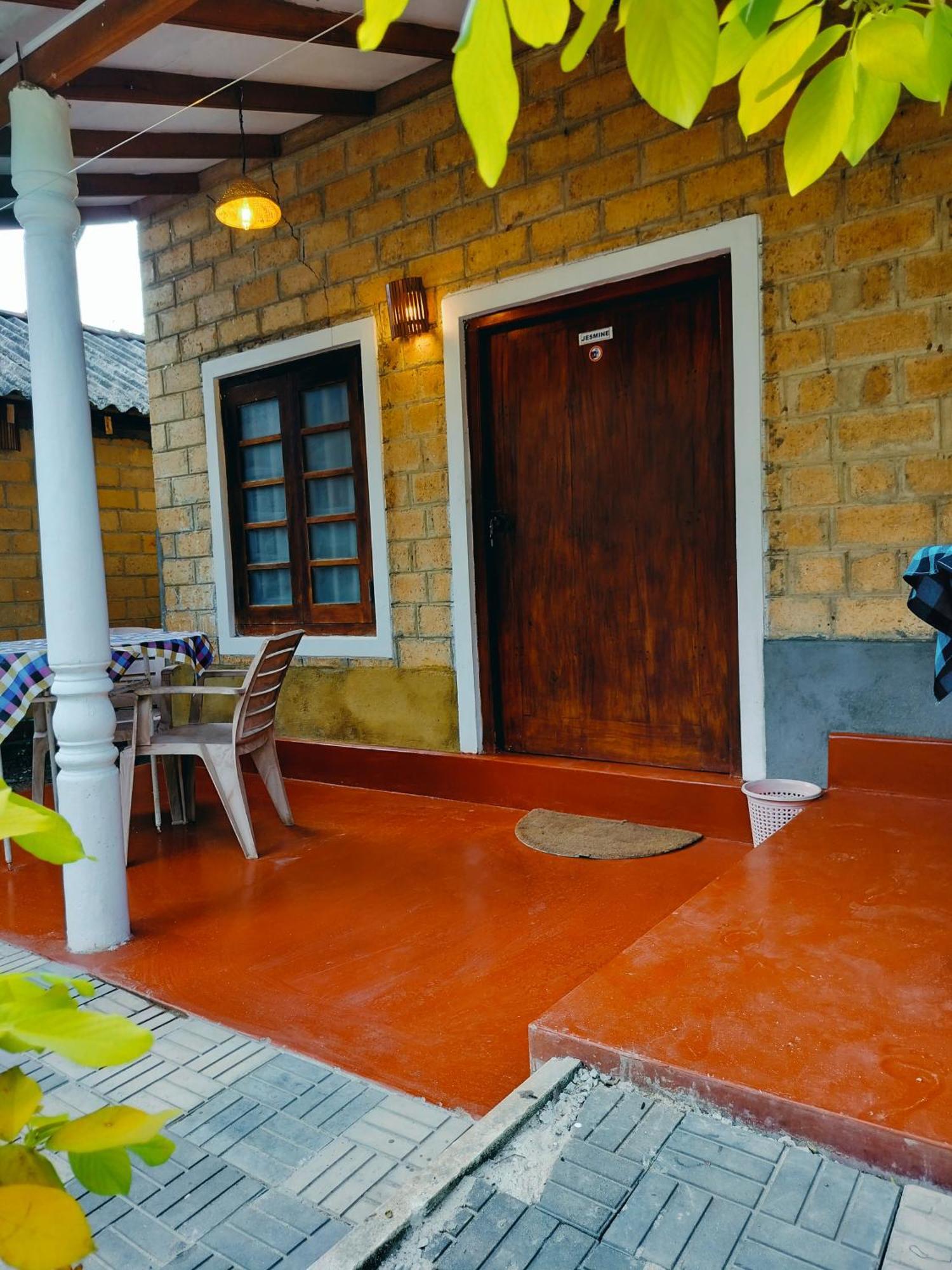 Nancy Guest Hotel Mirissa Ngoại thất bức ảnh